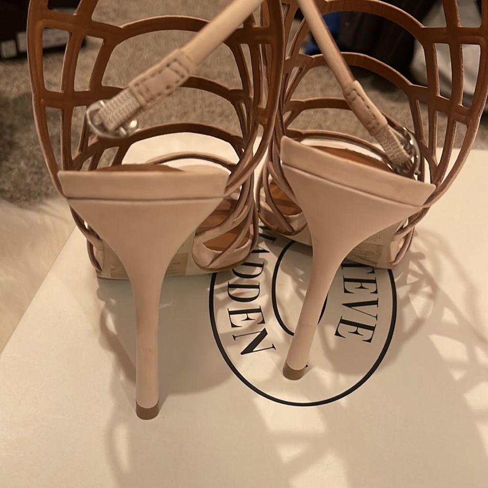 Steve Madden Nude nubuck heels 7.5 - Picture 3 of 8